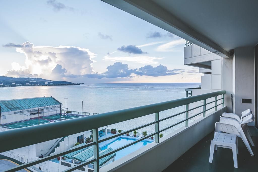 Alupang Beach Tower Tamuning Eksteriør bilde