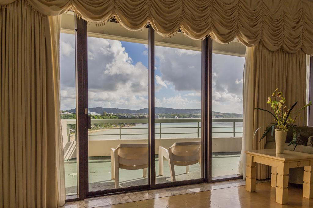 Alupang Beach Tower Tamuning Eksteriør bilde