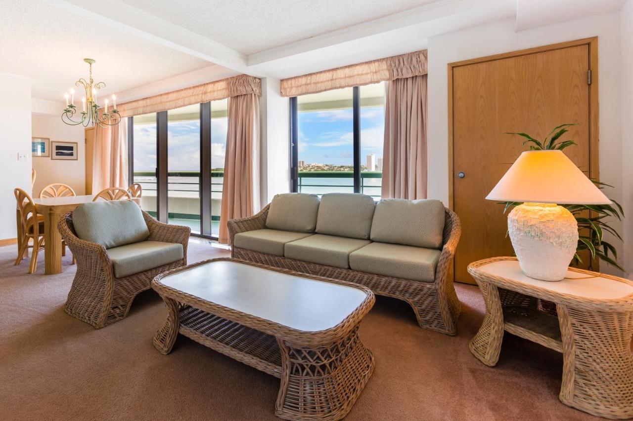 Alupang Beach Tower Tamuning Eksteriør bilde