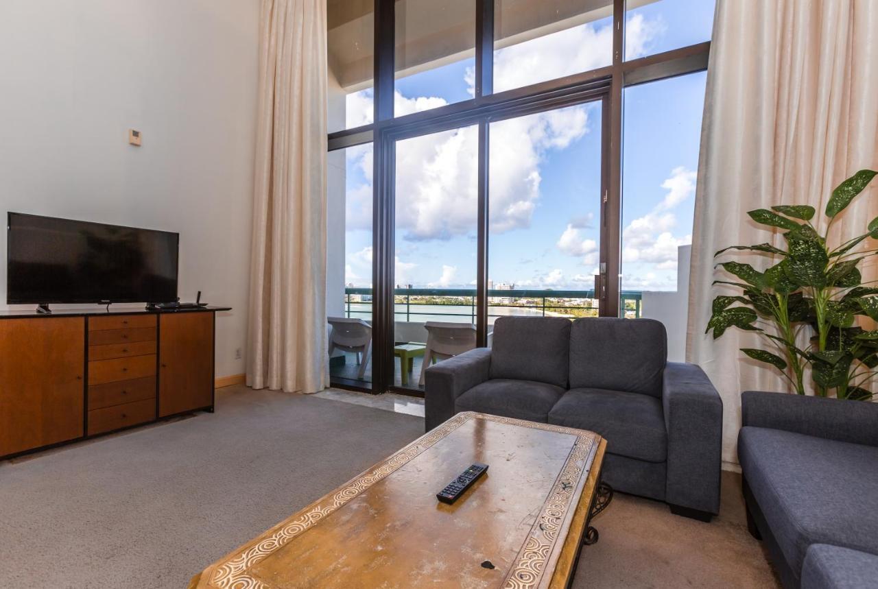 Alupang Beach Tower Tamuning Eksteriør bilde